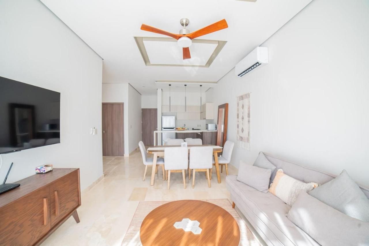 Stylish 2br Free Club