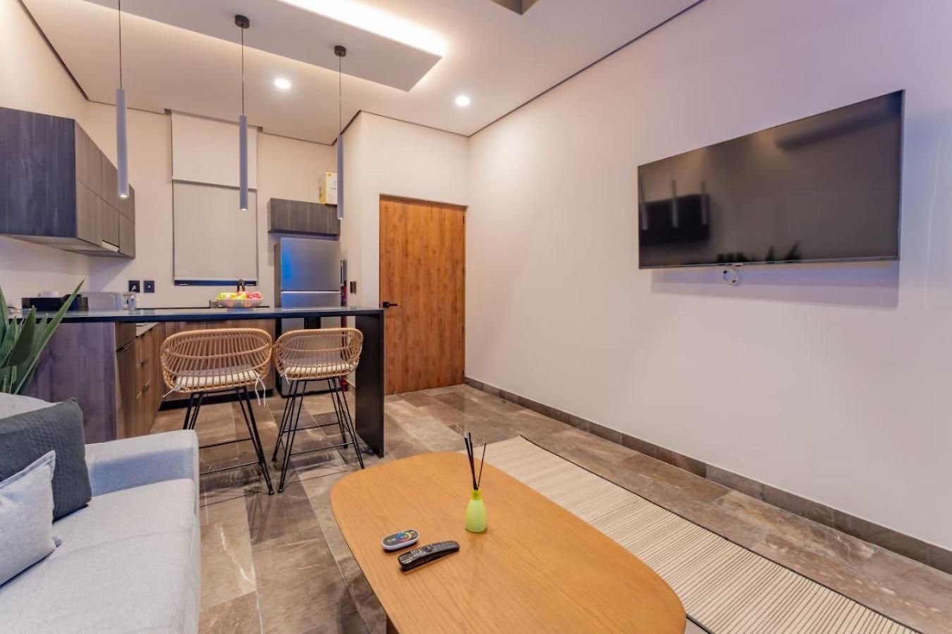 Modern Design Sunny Vibes In Prime Amira District Apartment Tulum