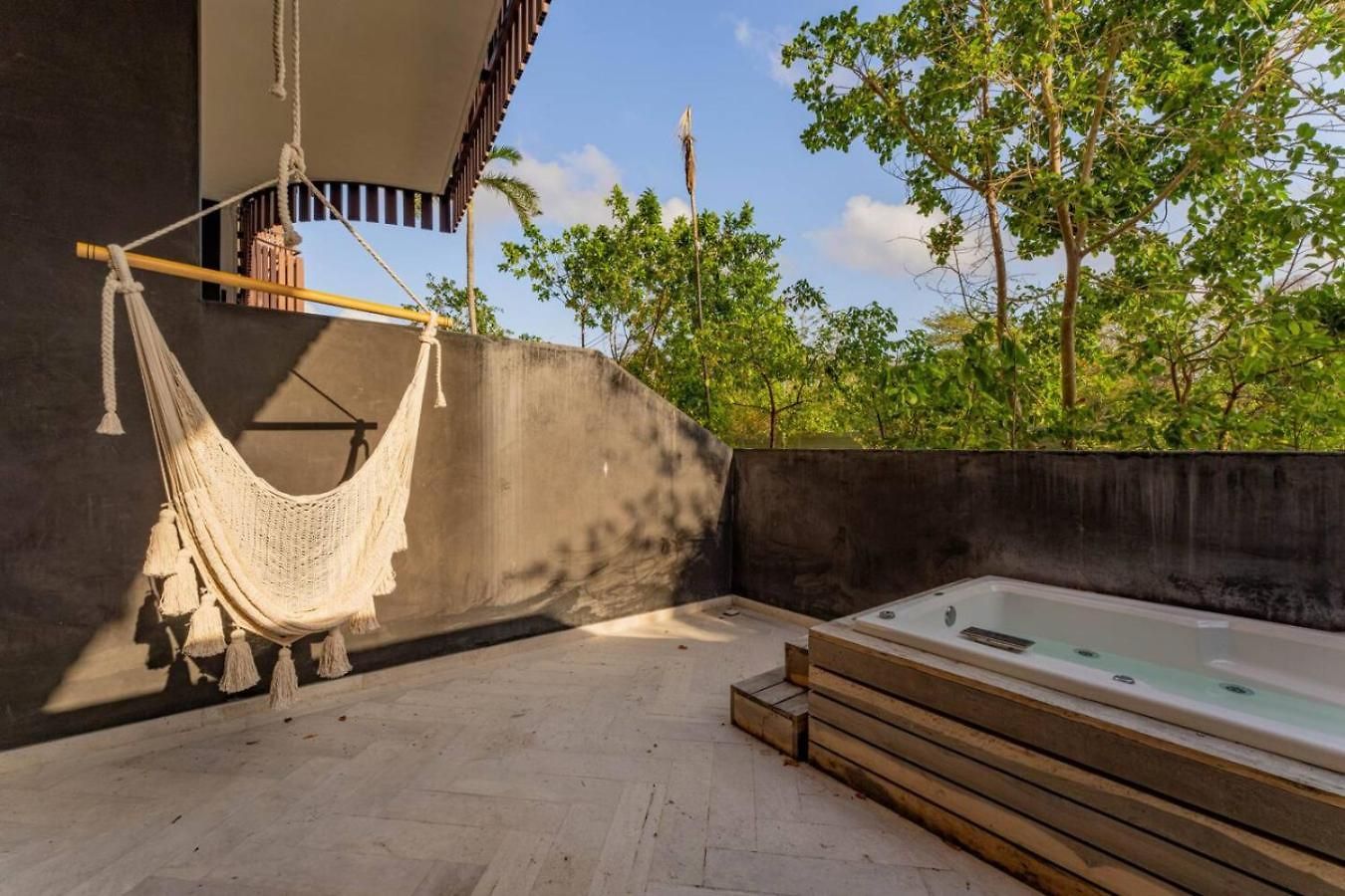 Modern Design Sunny Vibes In Prime Amira District