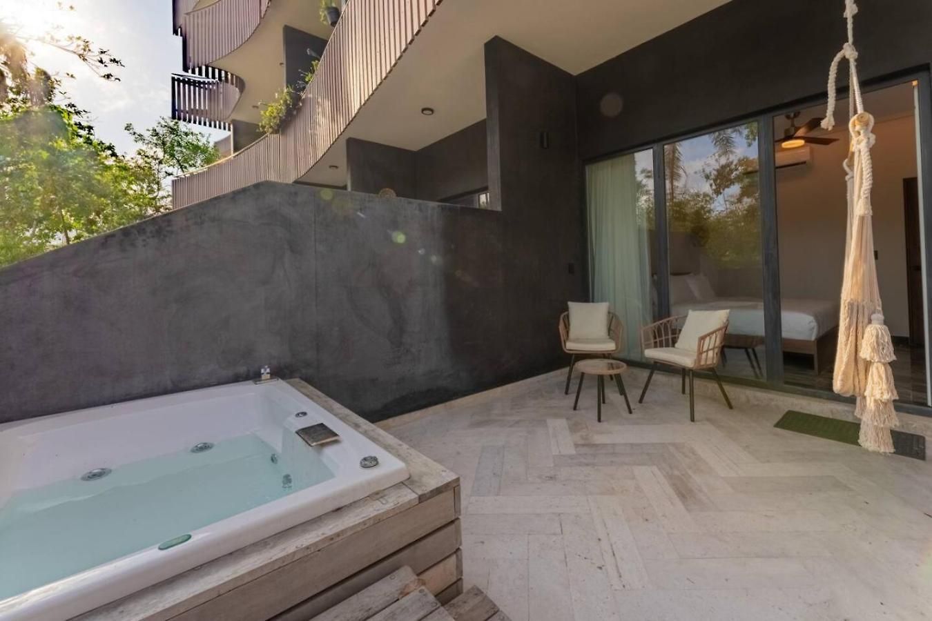 Modern Design Sunny Vibes In Prime Amira District