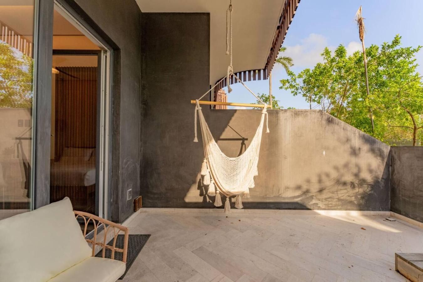Apartment Modern Design Sunny Vibes In Prime Amira District *
