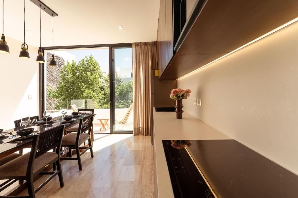 Sleek Penthouse Escape With Rooftop Pool * Tulum