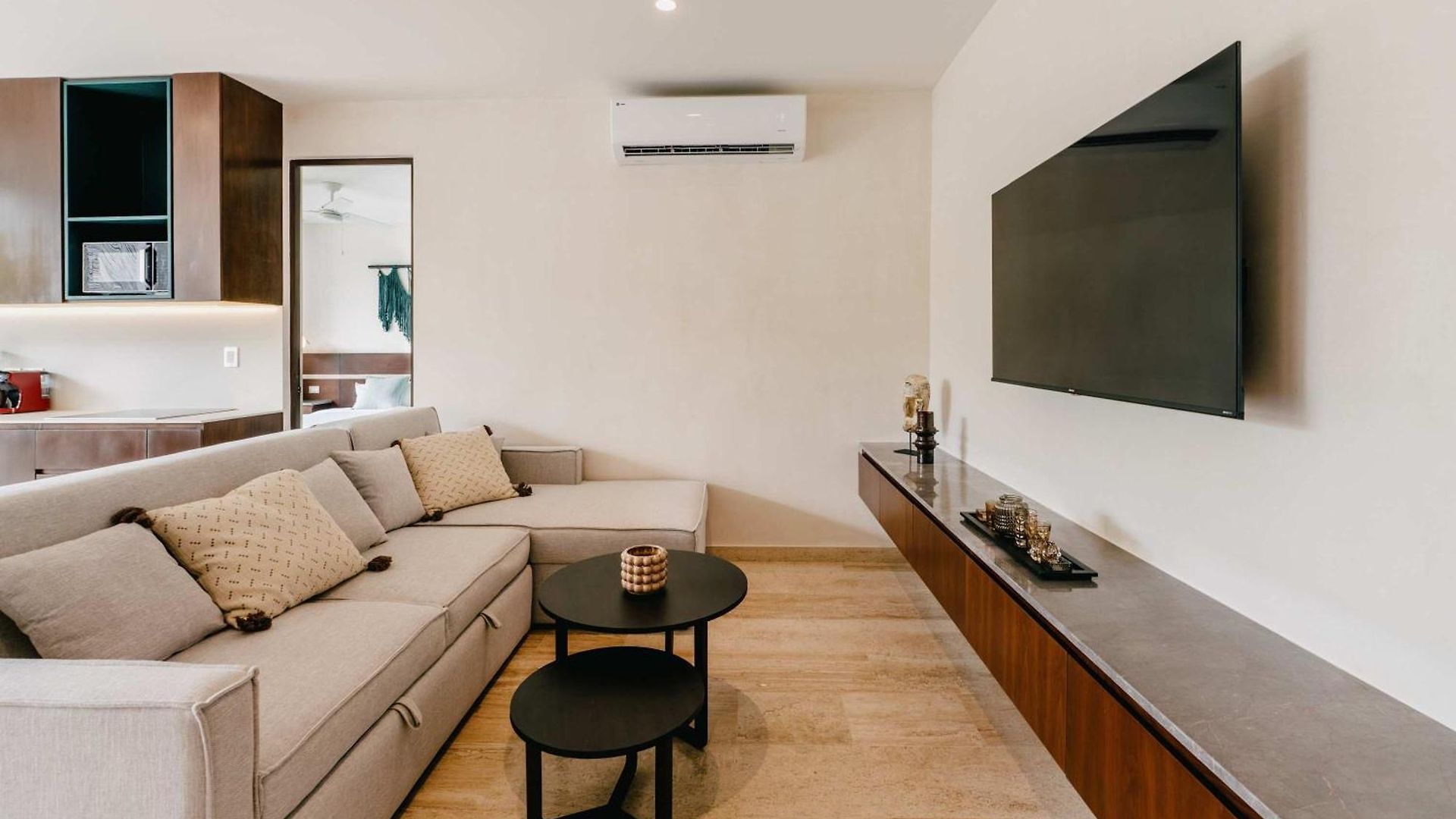 Luxury Penthouse Private Rooftop Pool Concierge Apartment