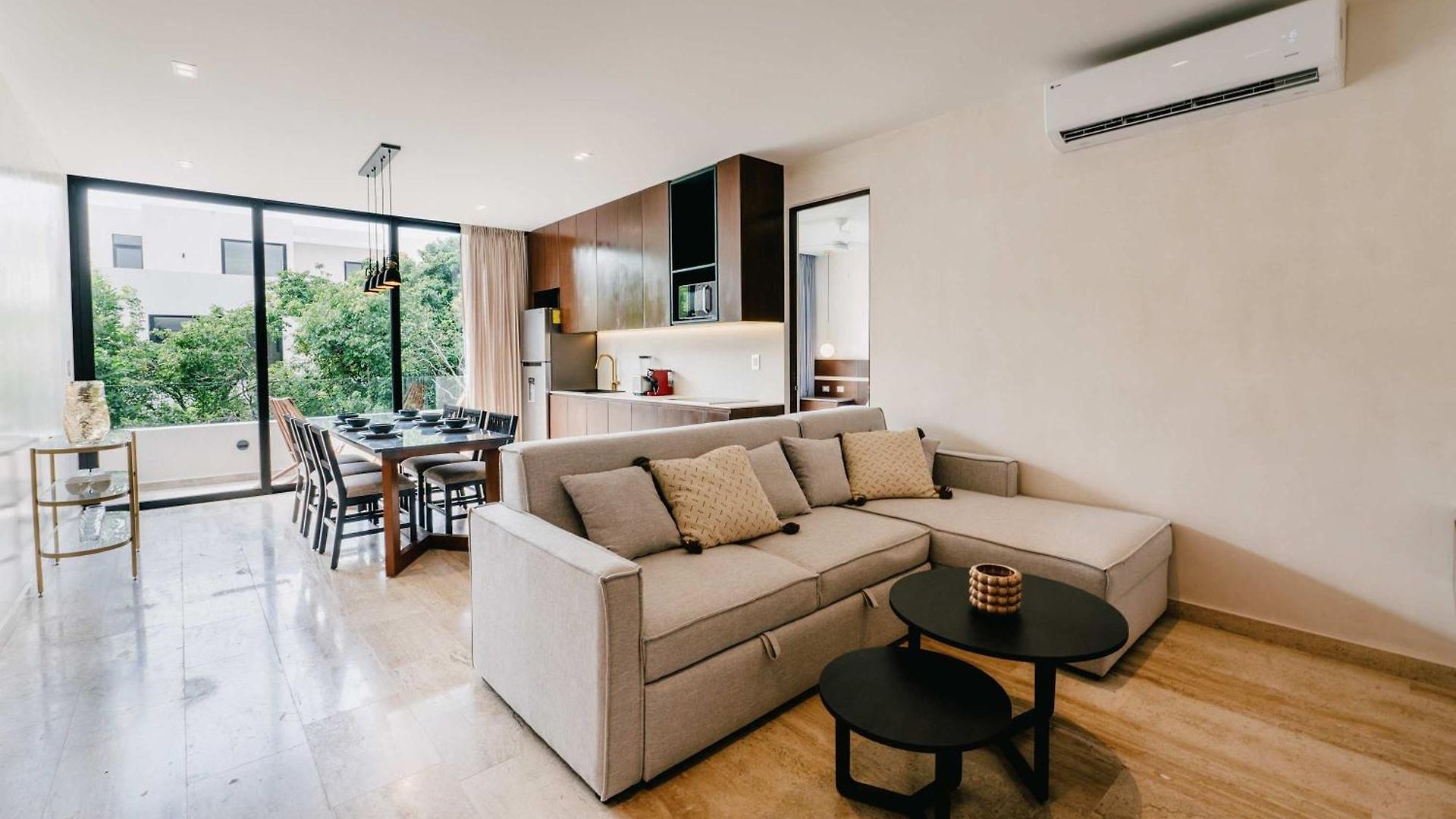 Luxury Penthouse Private Rooftop Pool Concierge Apartment *