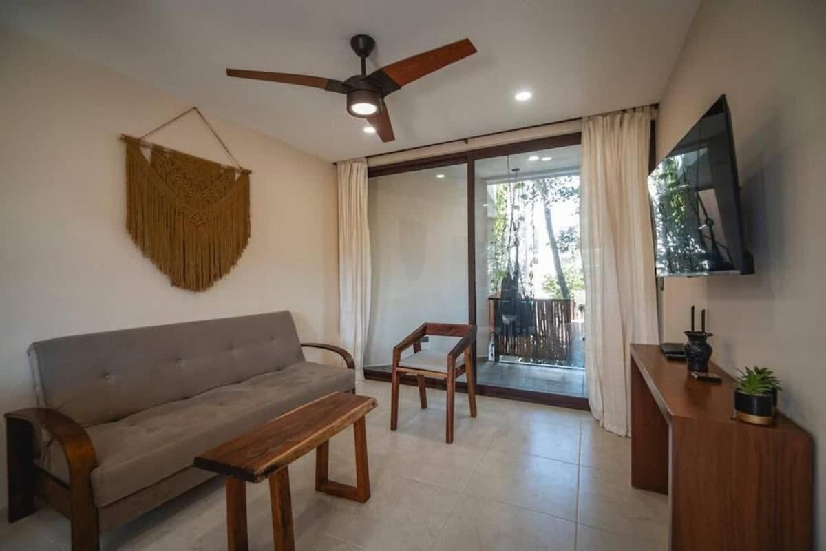 Getaway - 1br With 2 Queen Beds Pool Office Area & Gym