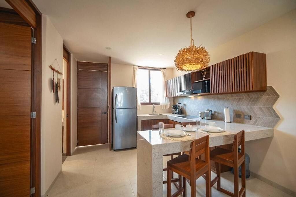 Getaway - 1br With 2 Queen Beds Pool Office Area & Gym Apartment