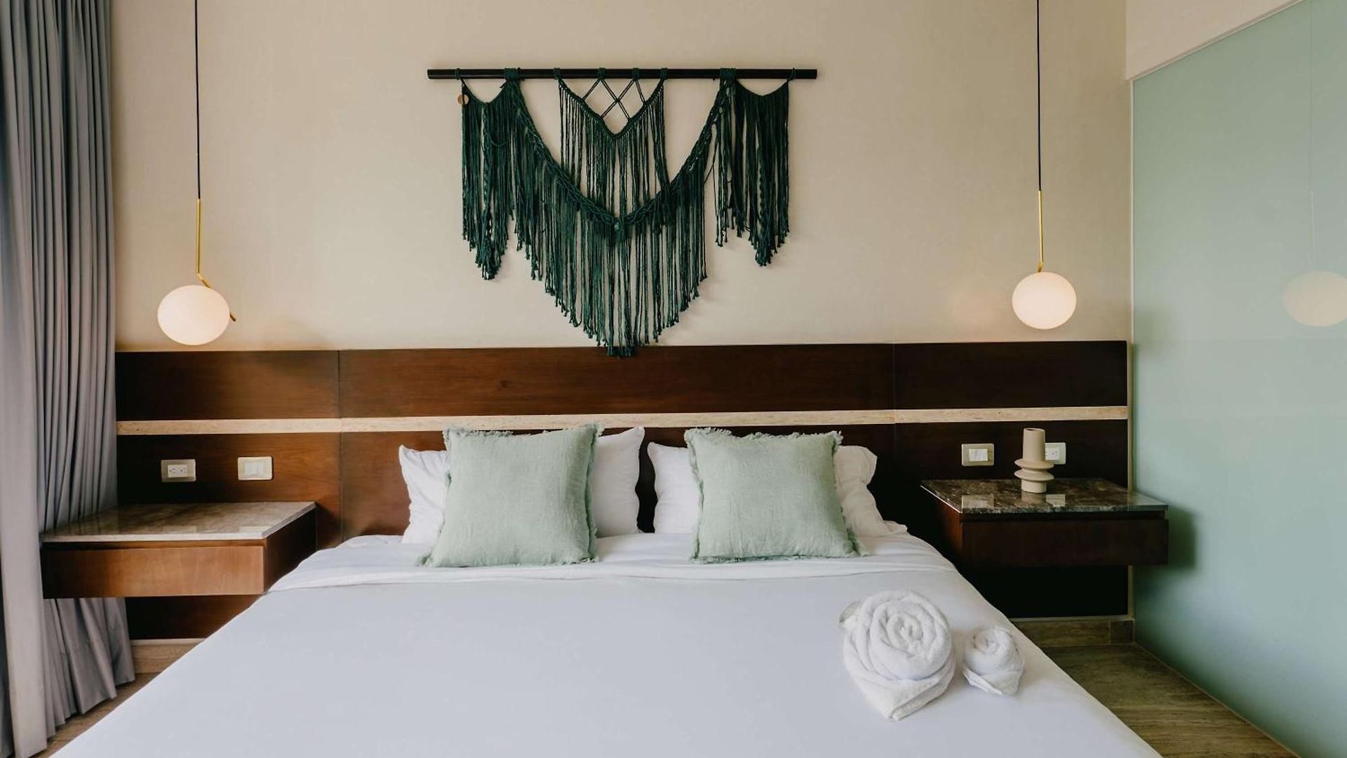 Apartment Luxury Penthouse Private Rooftop Pool Concierge *
