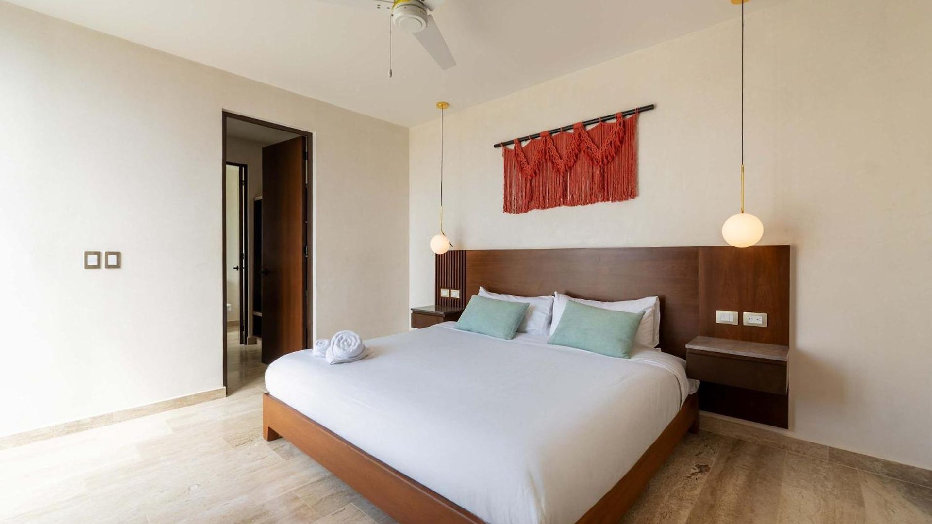 Apartment Luxury Penthouse Private Rooftop Pool Concierge *