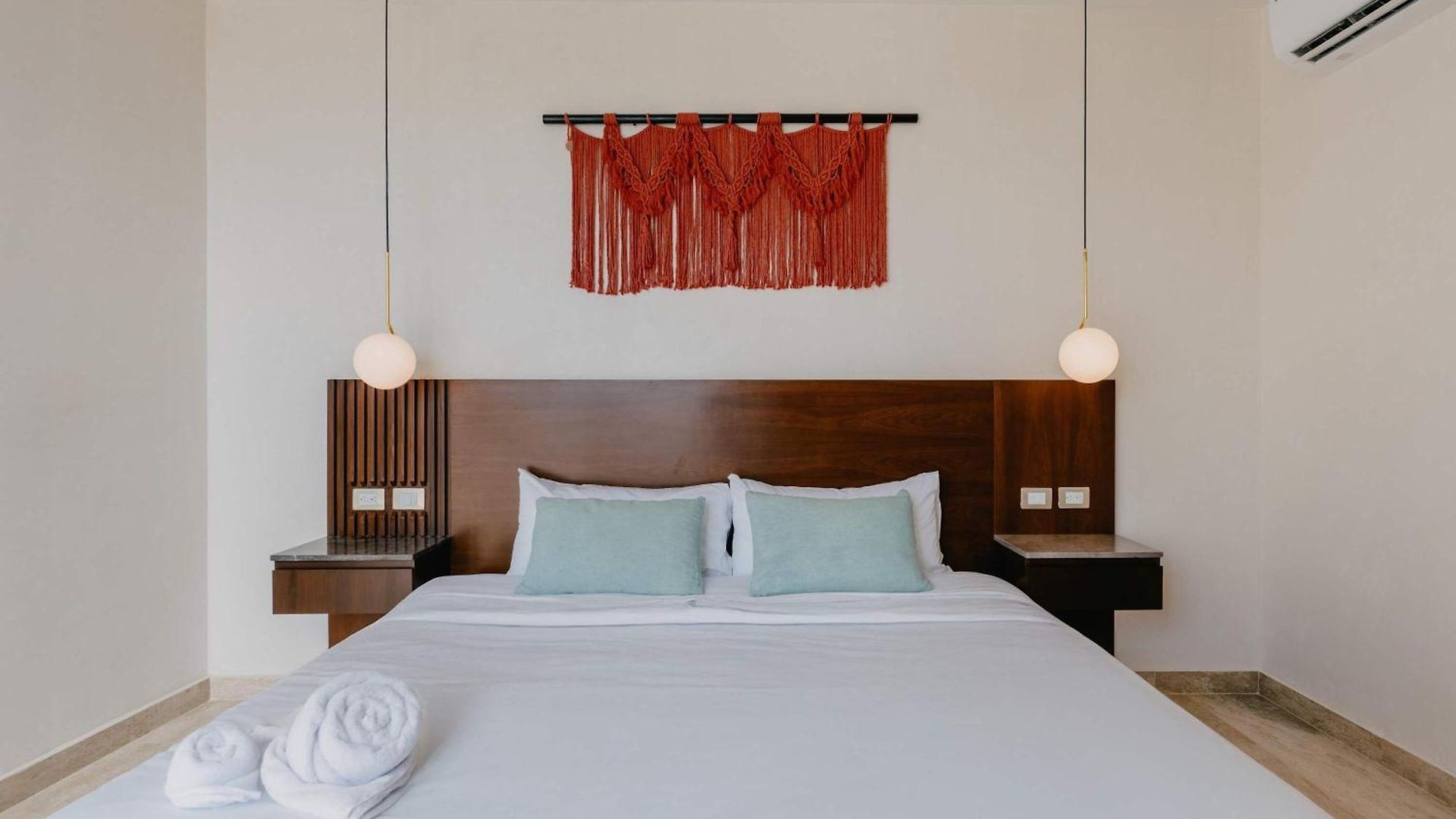 Luxury Penthouse Private Rooftop Pool Concierge Apartment