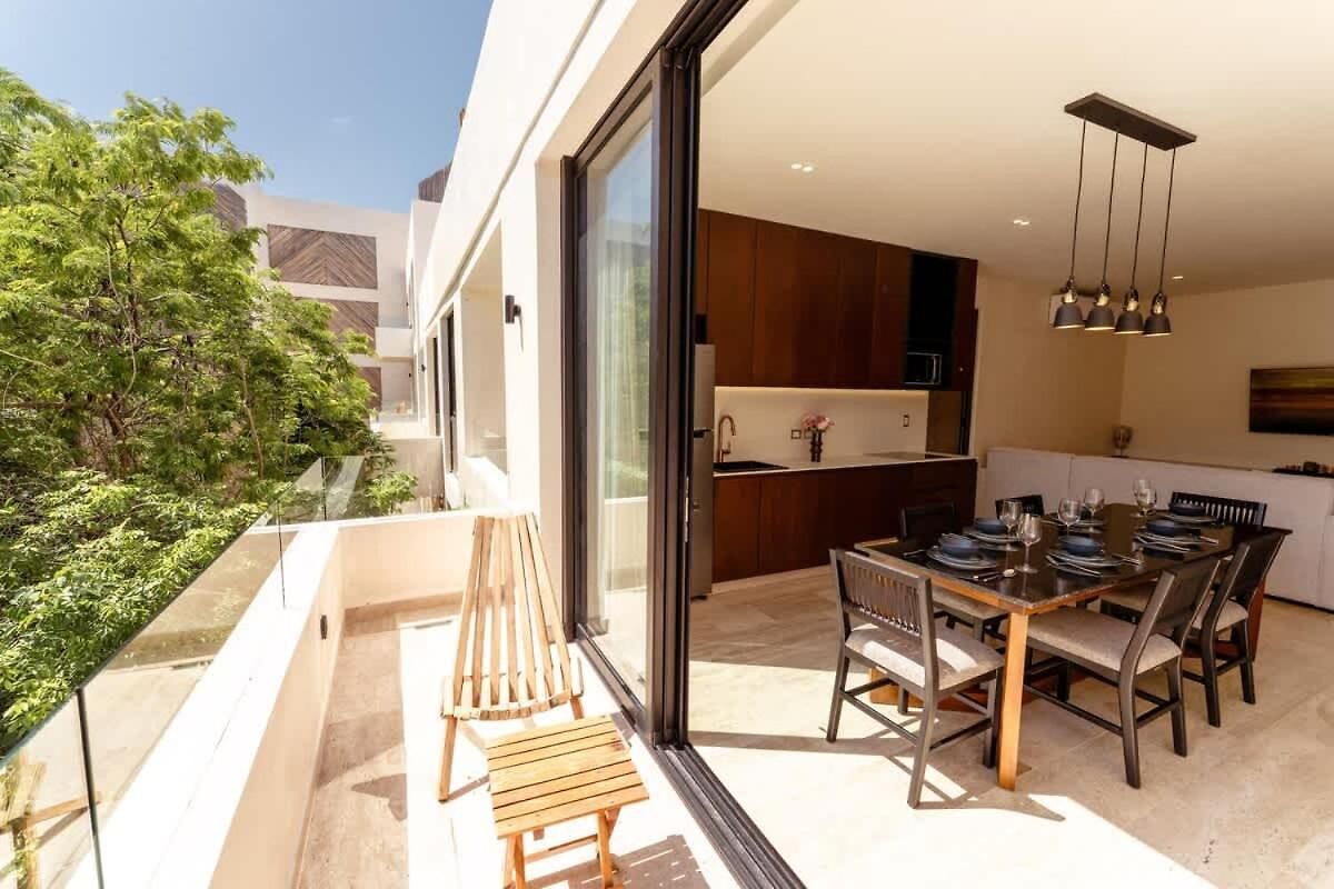 Sleek Penthouse Escape With Rooftop Pool Apartment
