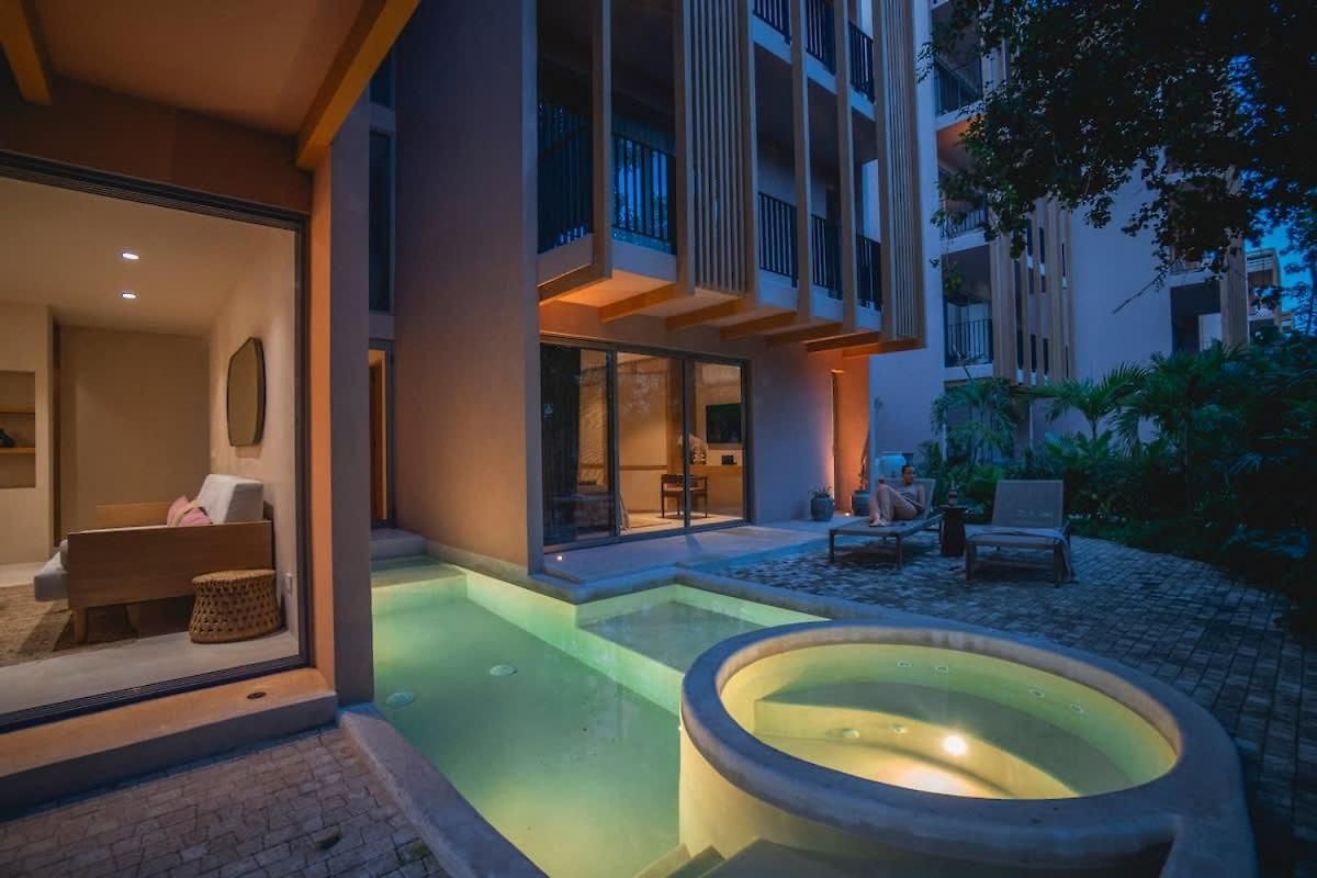 Aflora Townhouse Style - 3br Garden With Private Pool & Huge Common Pool Apartment *