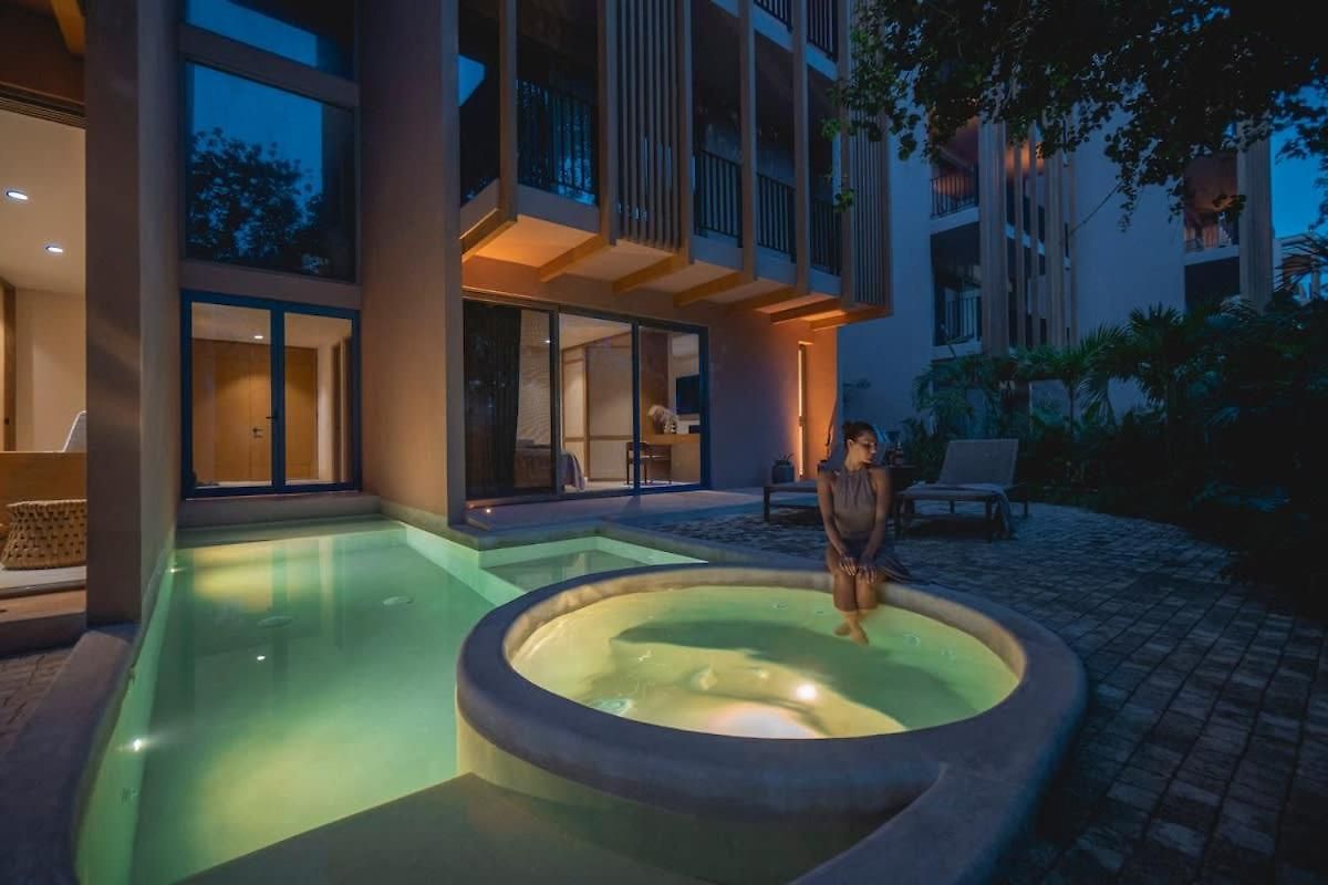 Apartment Aflora Townhouse Style - 3br Garden With Private Pool & Huge Common Pool