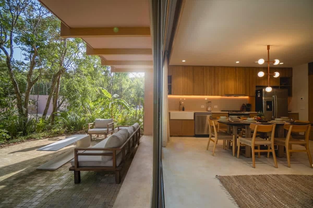 Apartment Aflora Townhouse Style - 3br Garden With Private Pool & Huge Common Pool