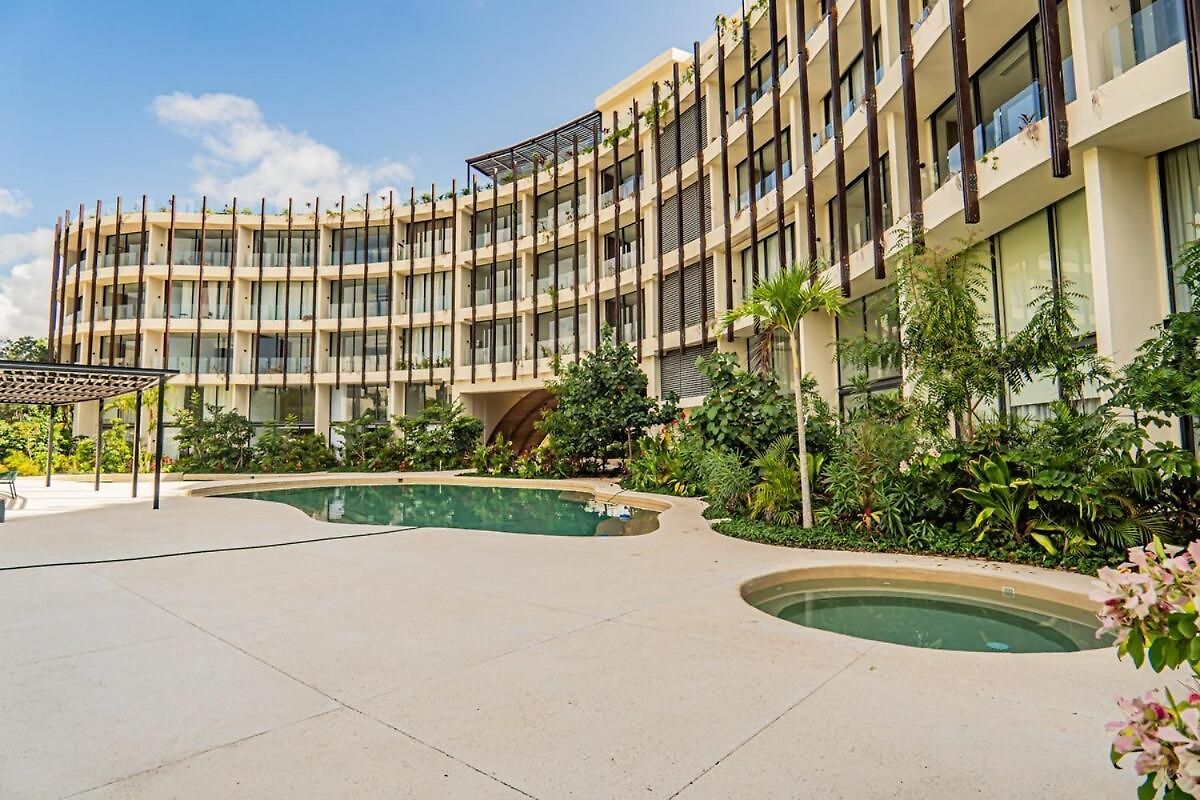 Luxurious 6 Minutes From The *