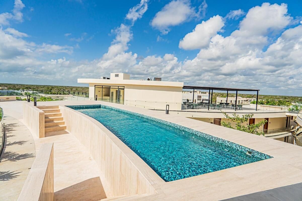 Luxurious 6 Minutes From The *