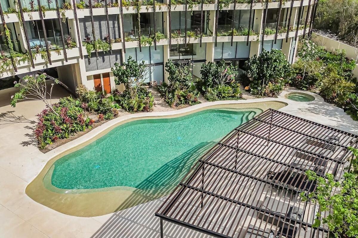 Luxurious 6 Minutes From The *