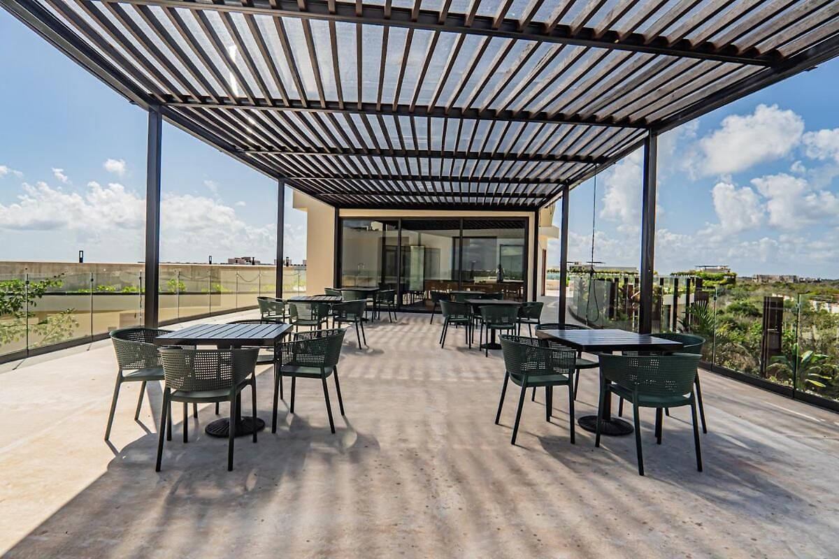 Luxurious 6 Minutes From The Apartment *
