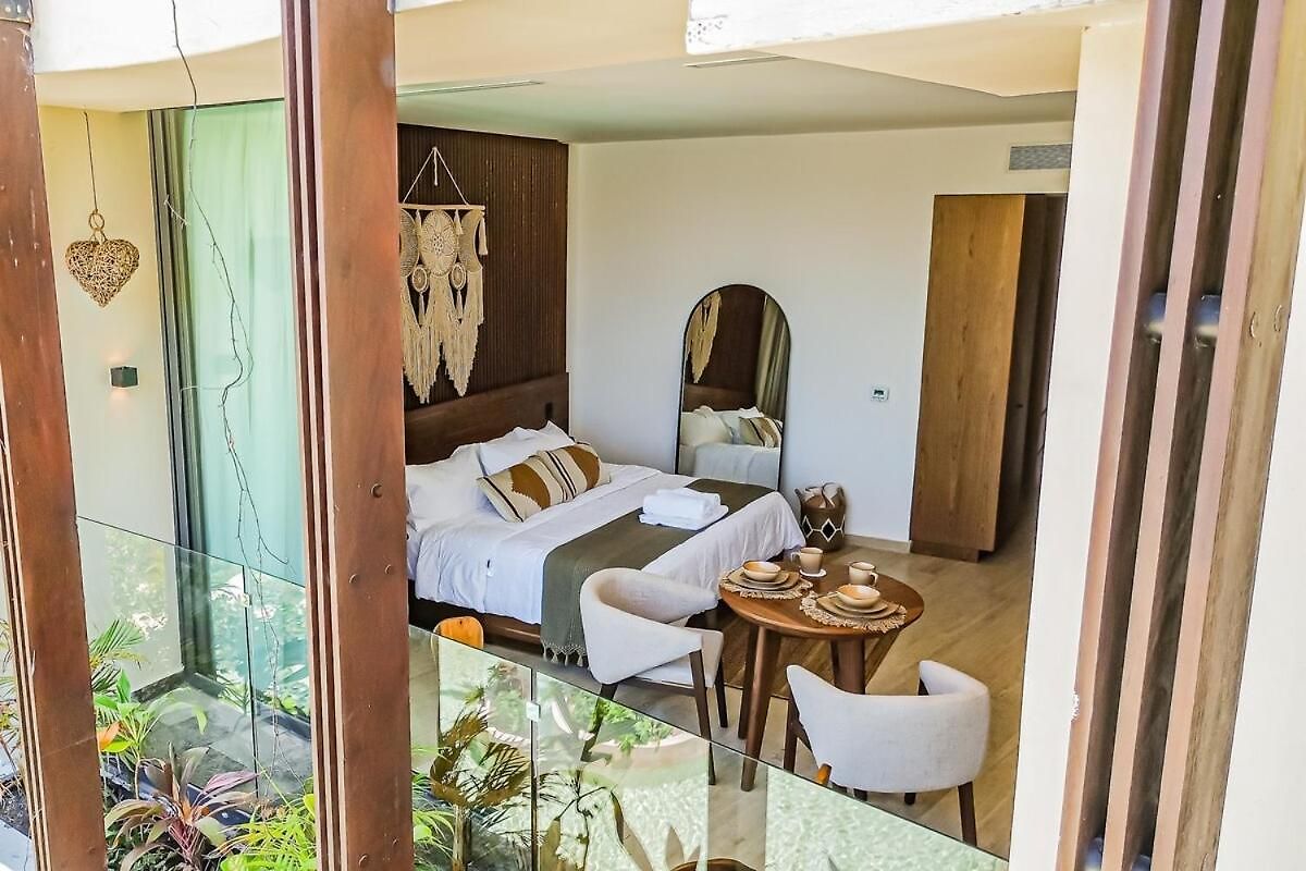 Luxurious 6 Minutes From The *