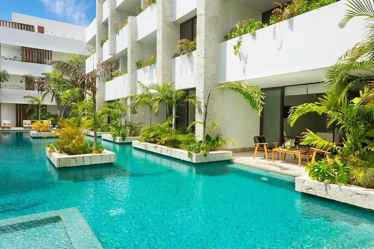 Relaxing 2br Omara With Direct Pool Access Holiday home