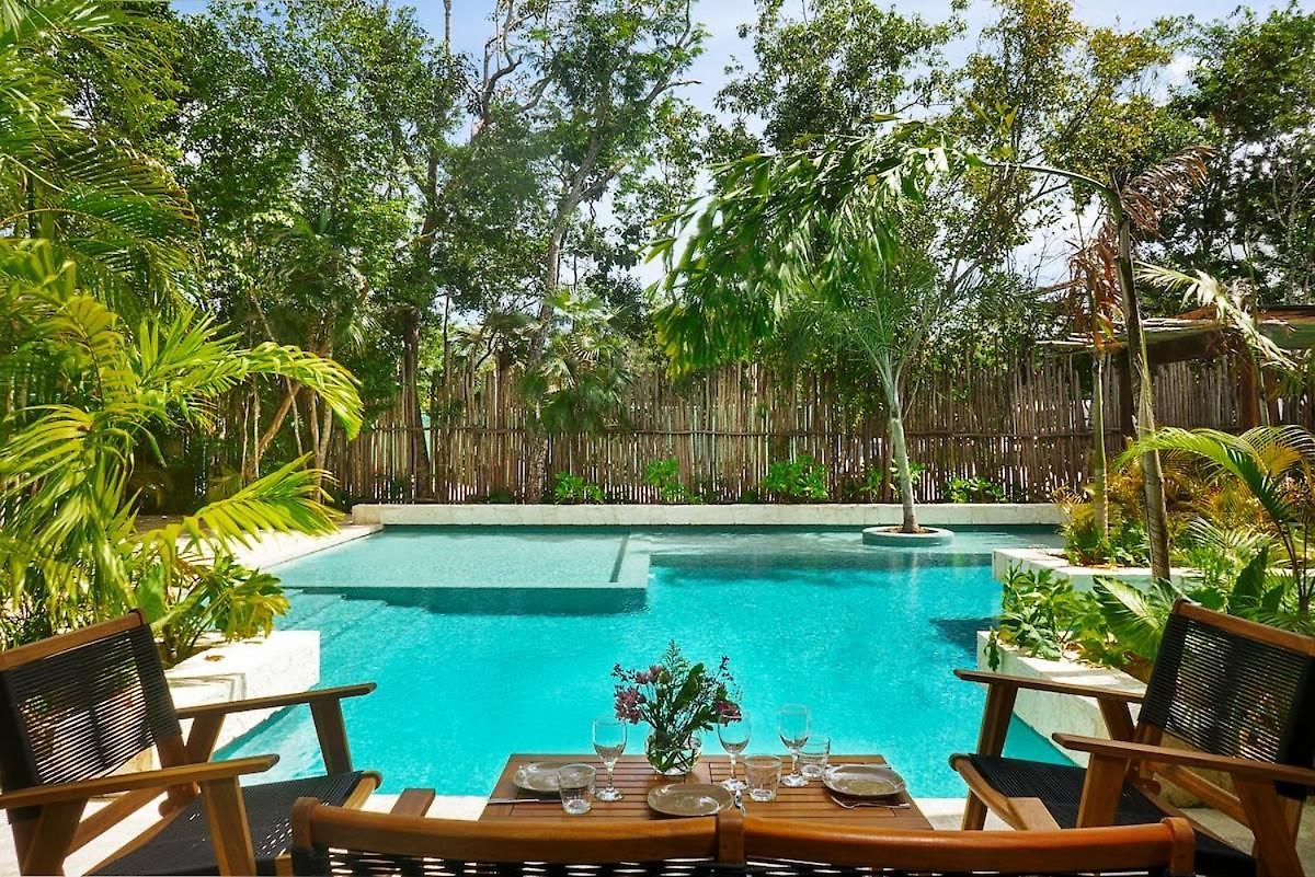 Relaxing 2br Omara With Direct Pool Access Holiday home