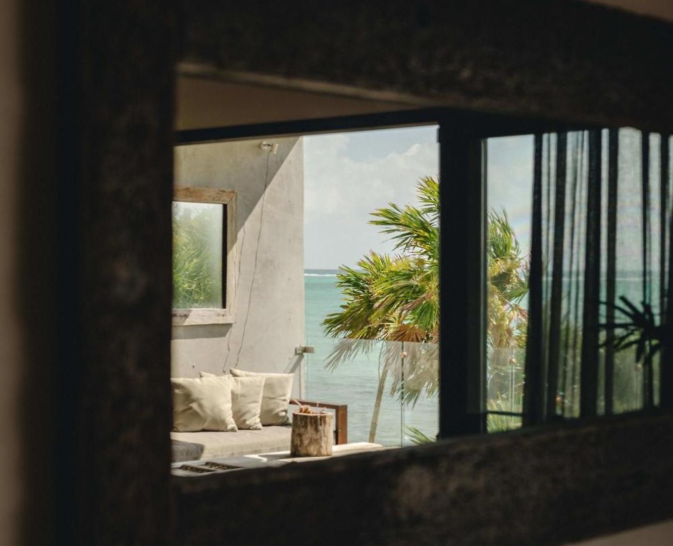 Beachfront 3br With Private Rooftop And Lounge Pool, Tankah Bay Tulum