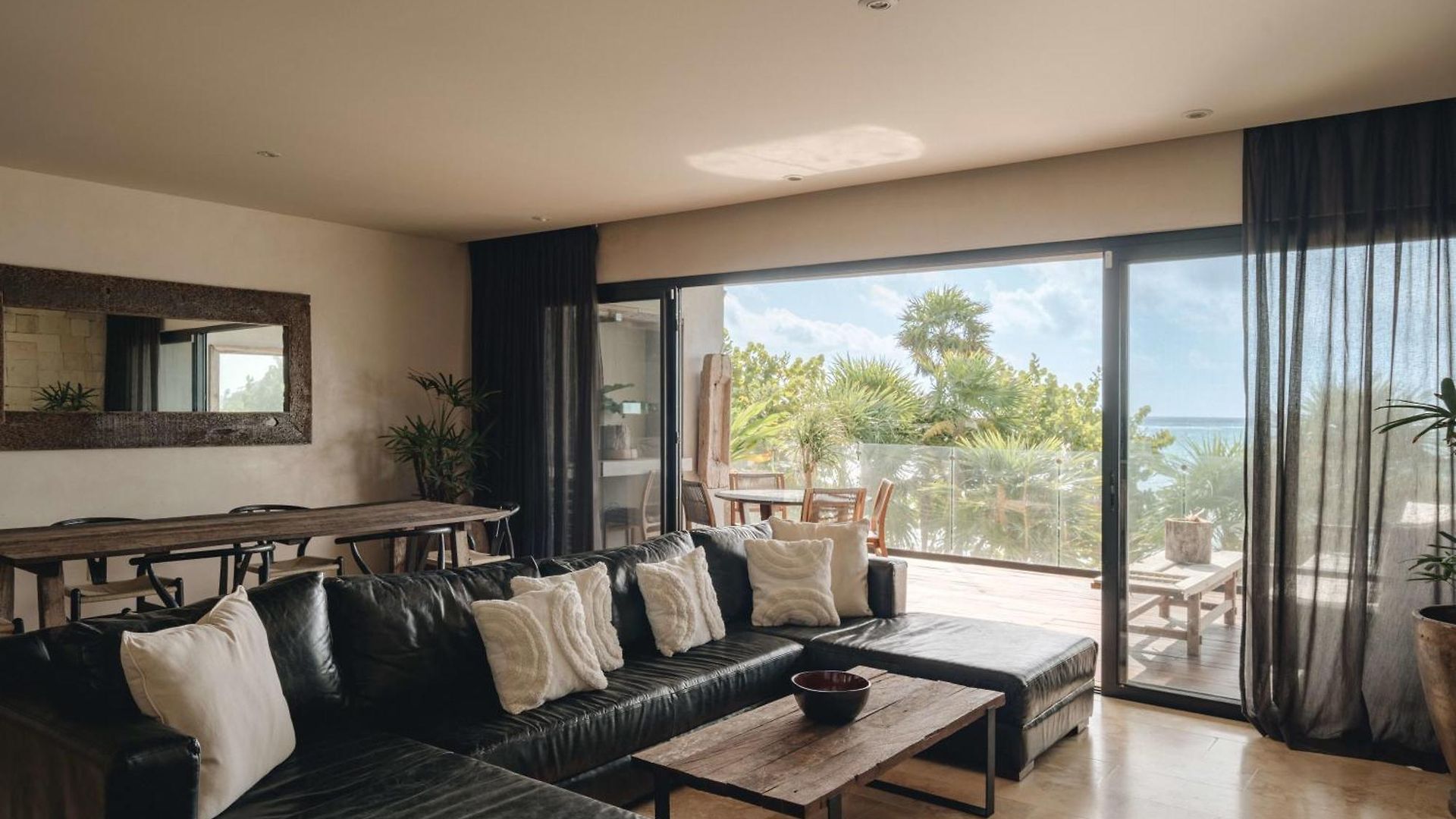 Beachfront 3br With Private Rooftop And Lounge Pool, Tankah Bay *