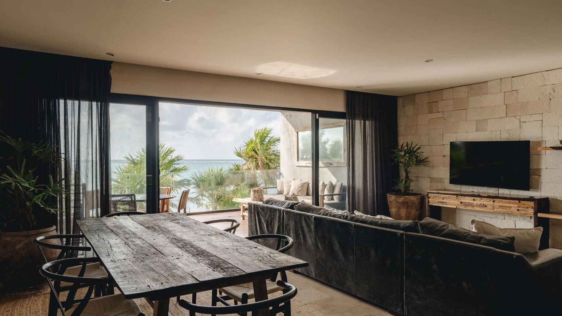 Beachfront 3br With Private Rooftop And Lounge Pool, Tankah Bay