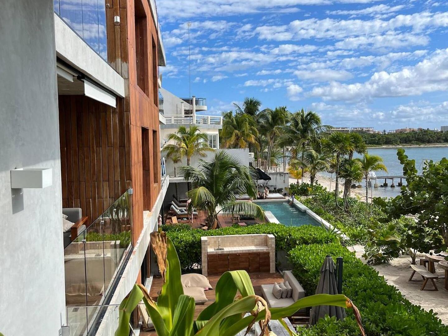 Beachfront 3br With Private Rooftop And Lounge Pool, Tankah Bay Apartment