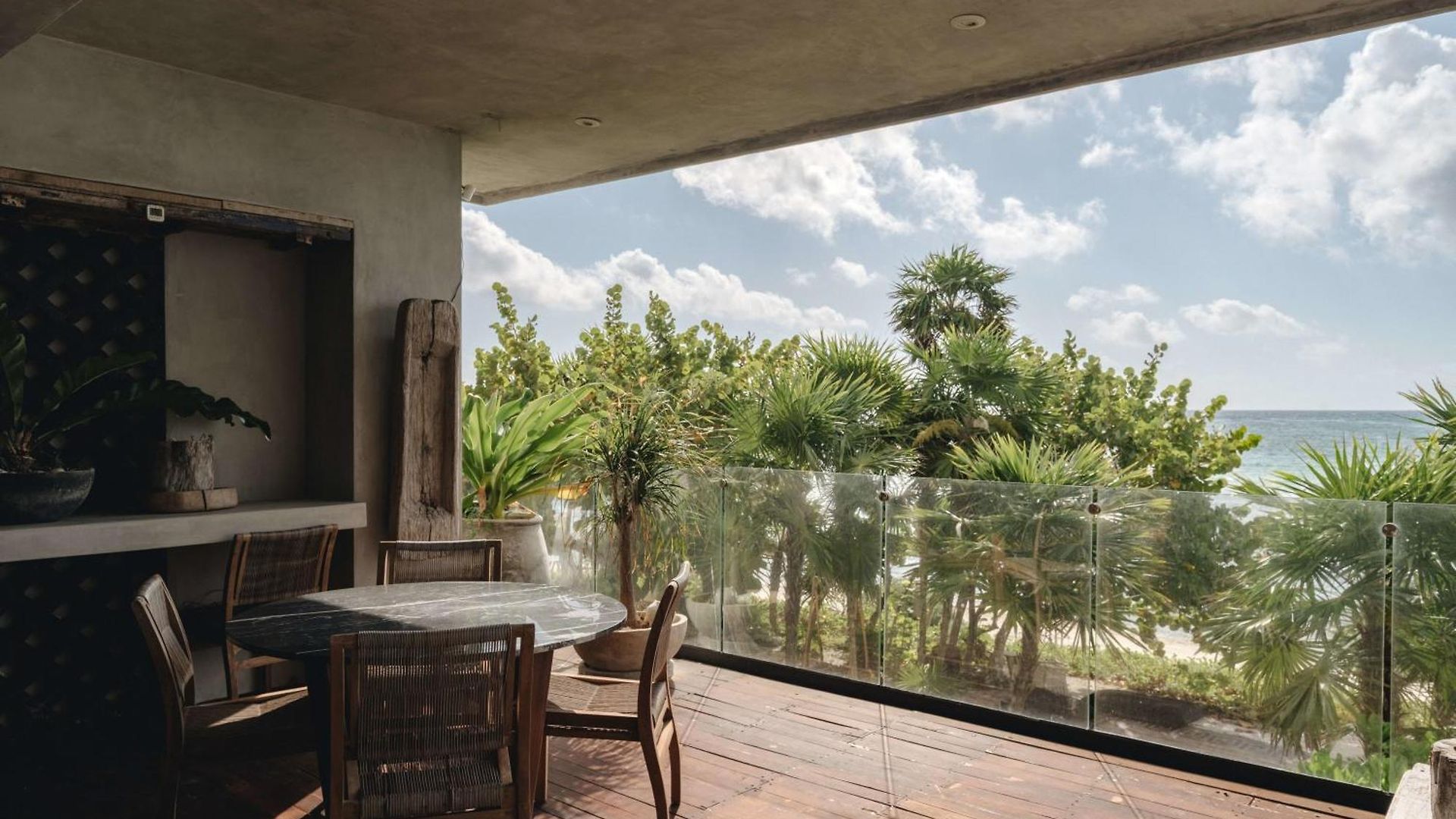 Beachfront 3br With Private Rooftop And Lounge Pool, Tankah Bay