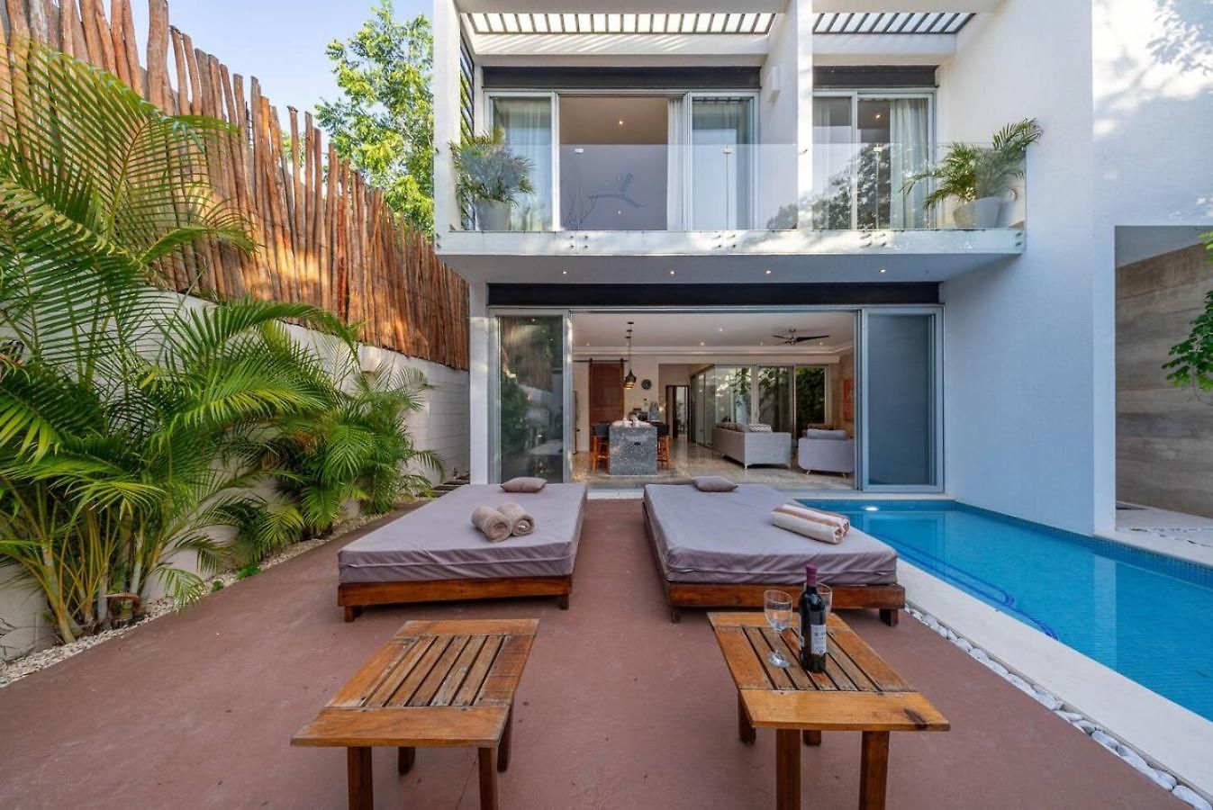 Cuatro Vientos Close To Shops Pool Up 12 Ppl Holiday home