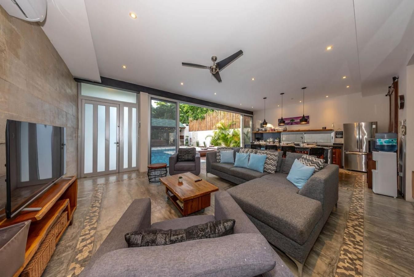 Cuatro Vientos Close To Shops Pool Up 12 Ppl Holiday home