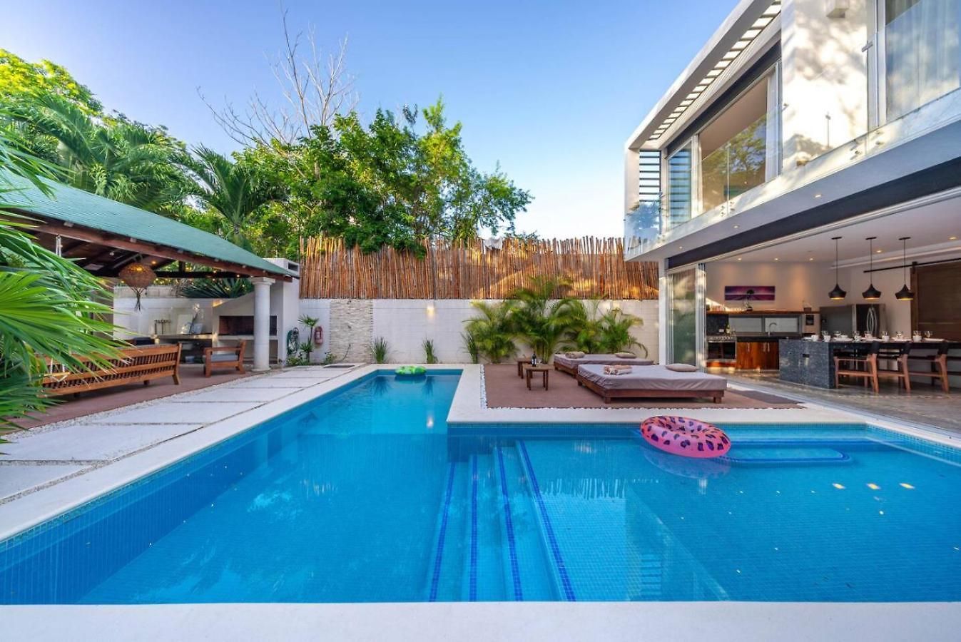 Cuatro Vientos Close To Shops Pool Up 12 Ppl *