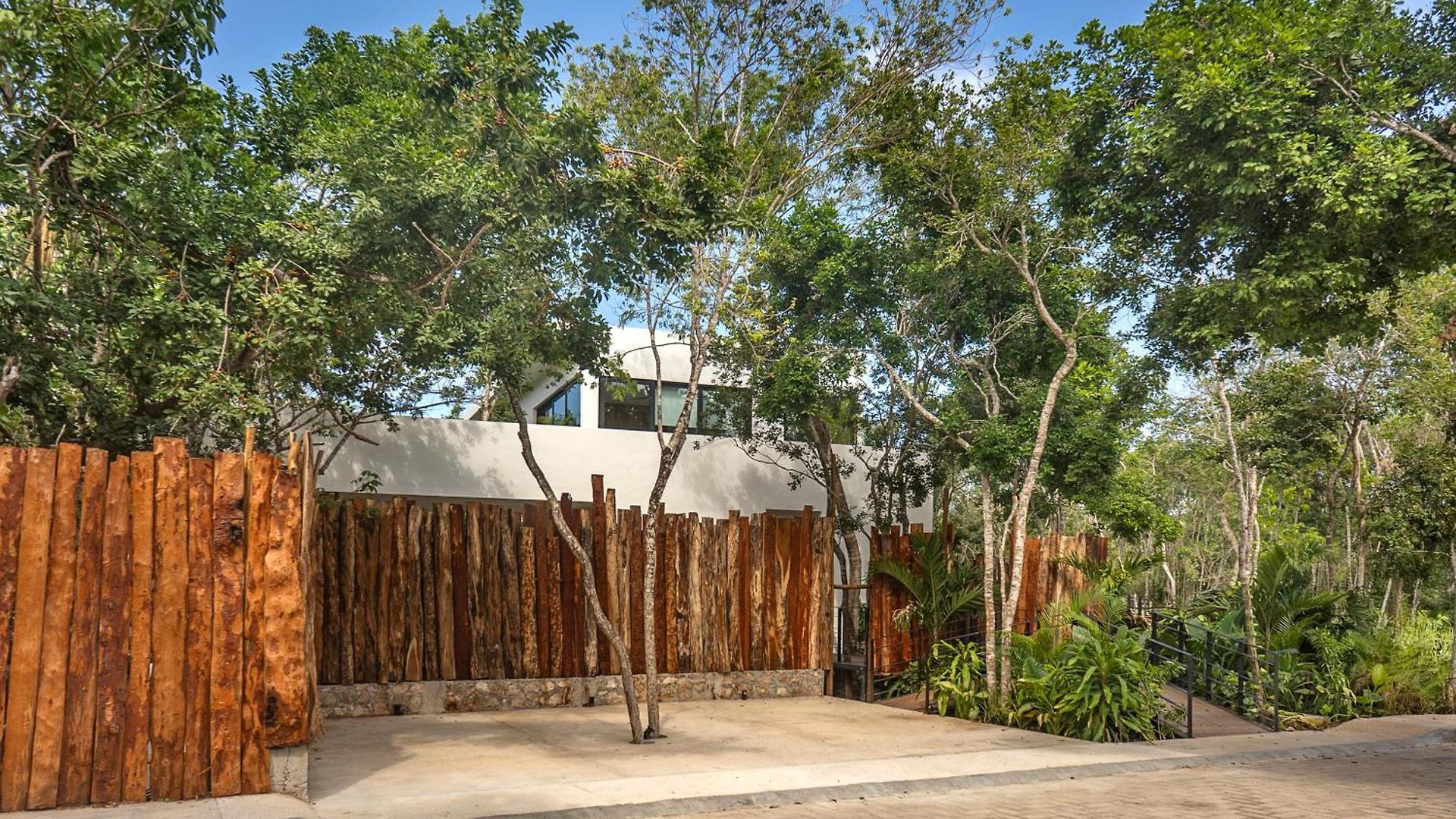 Casa Sabal - Luxury Villa, 5 Suites, Gated Community, Concierge Villa