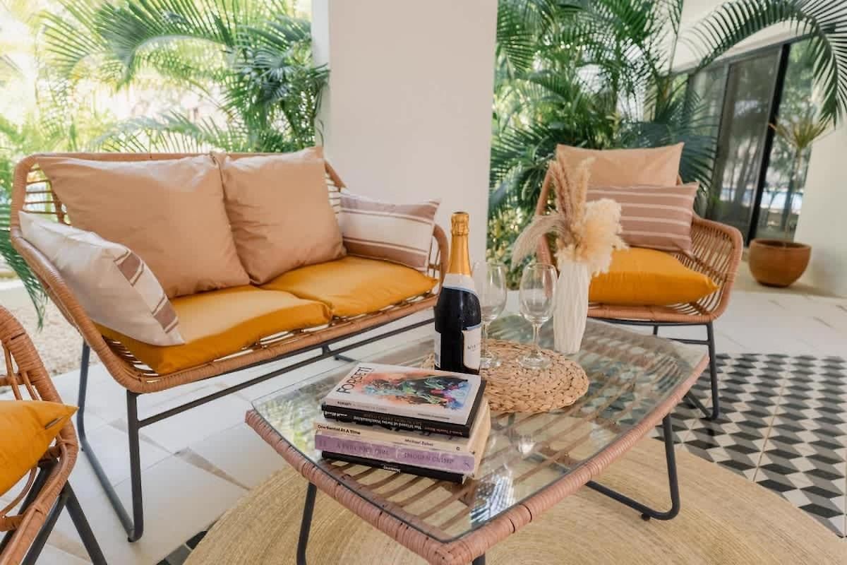 La Veleta - Jungle Gem - Pool View Inn *