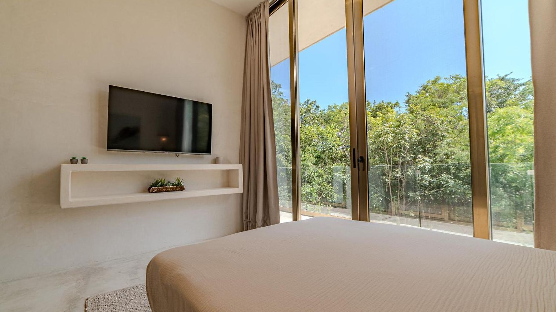 Tulipan Modern 4 Bedroom 4 Bathroom And Private Pool