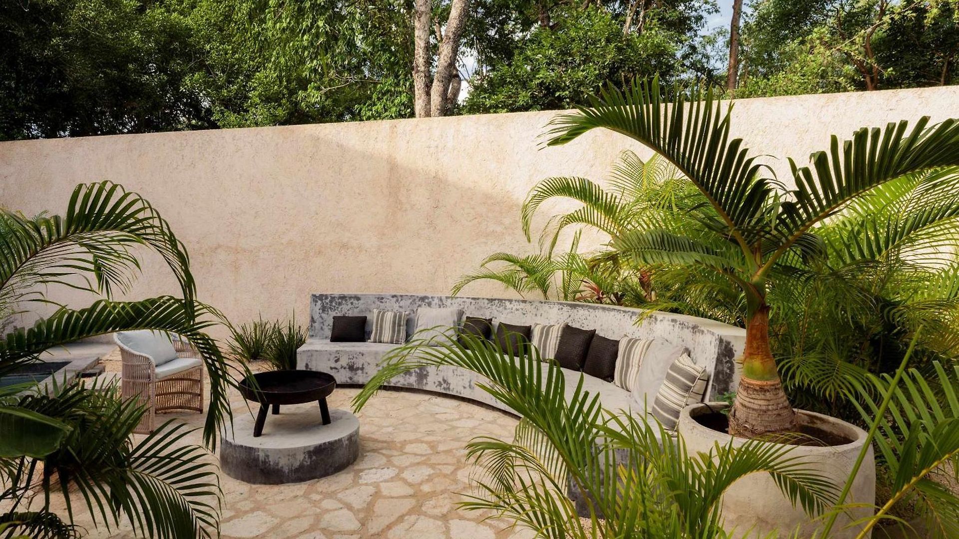 Casa Manati Modern Mansion With Pool