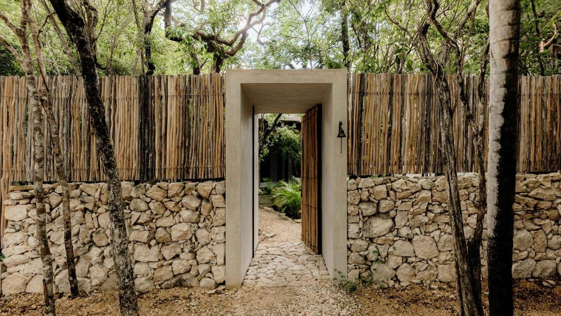 Jungle For 21 - Pool, Yoga & Concierge *