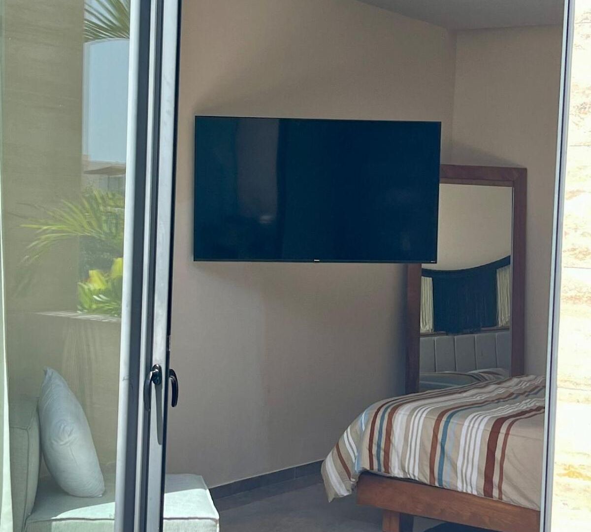 Apartment Plunge Pool Duplex Ph With Club Shuttle And Gym
