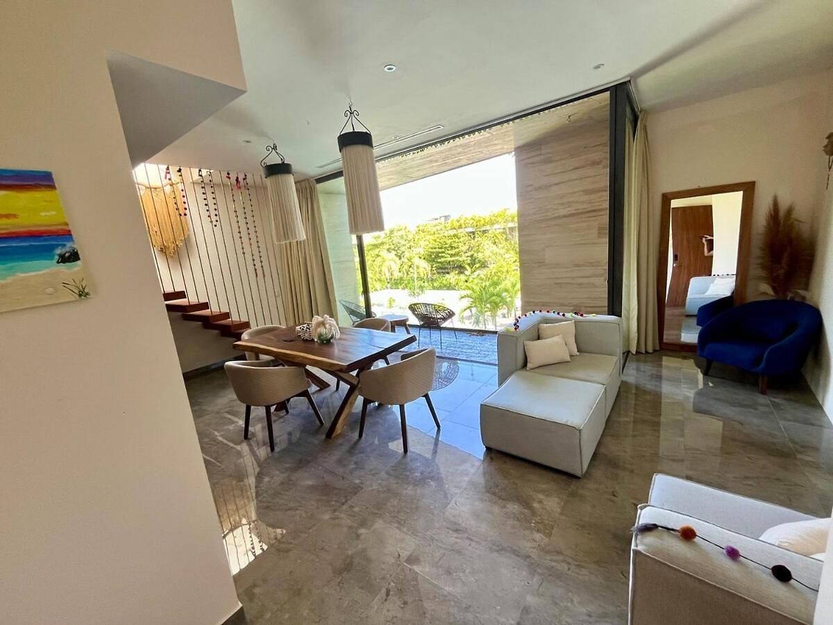 Apartment Plunge Pool Duplex Ph With Club Shuttle And Gym
