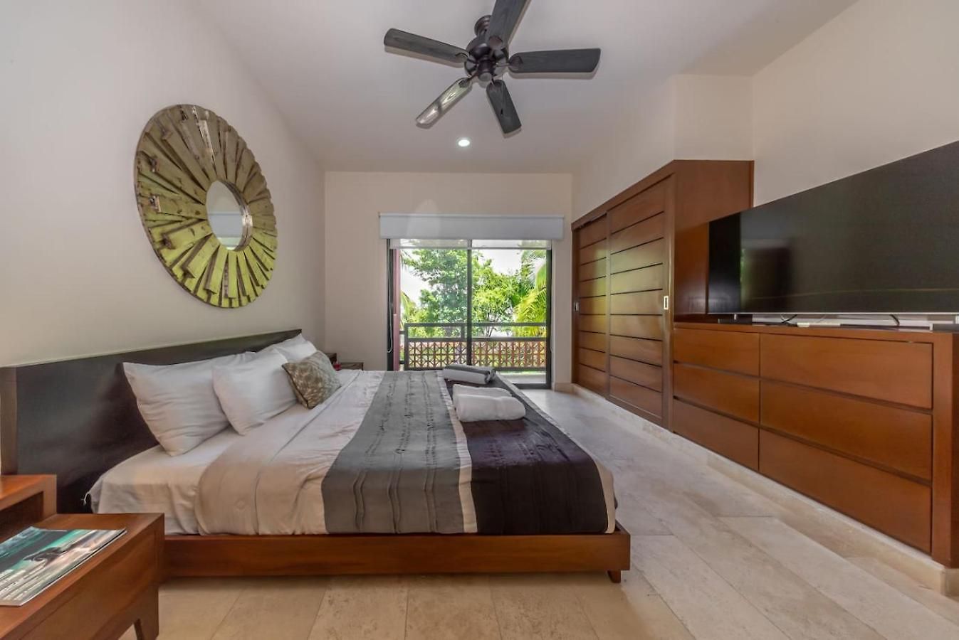 Holiday home Spacious 2br With Pool And Private Balcony *