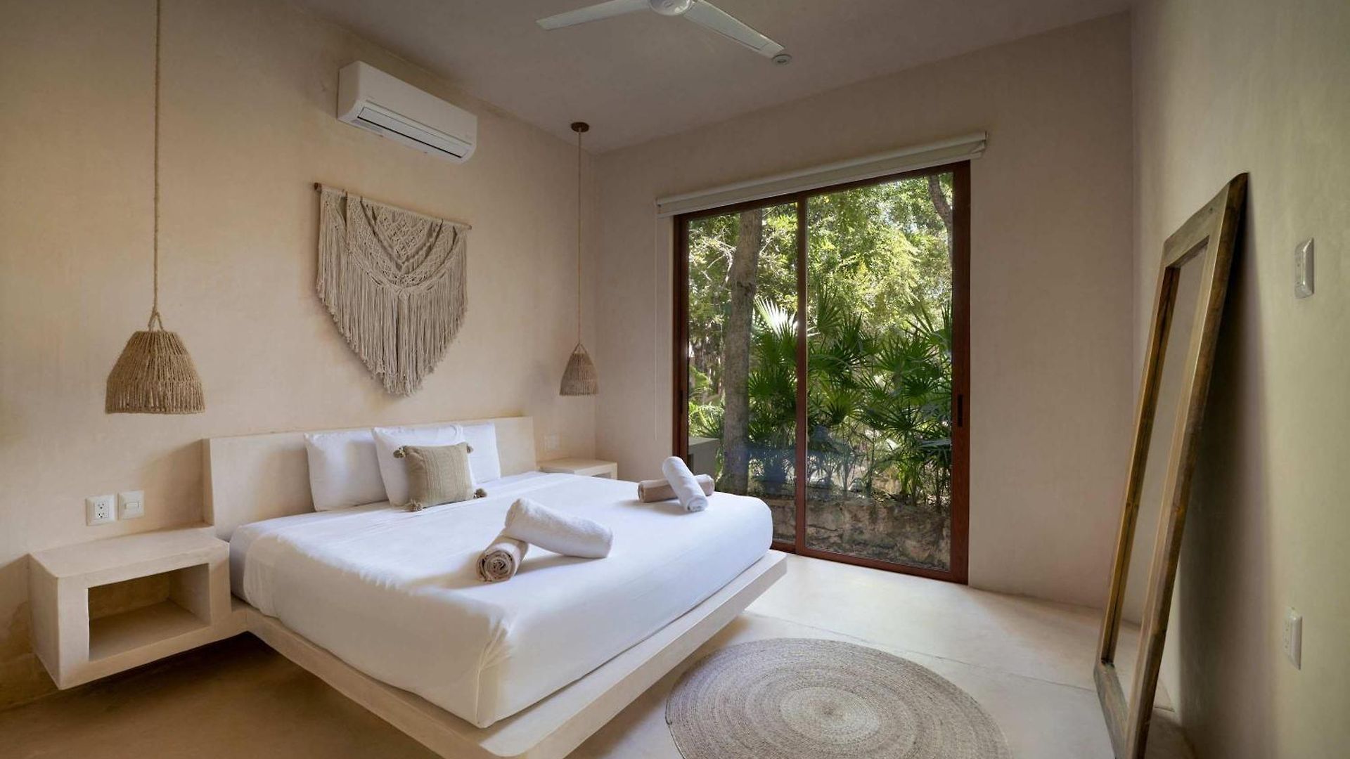 Luxe Ground-floor 3br Jungle Retreat With Plunge Pool Сasa de vacaciones