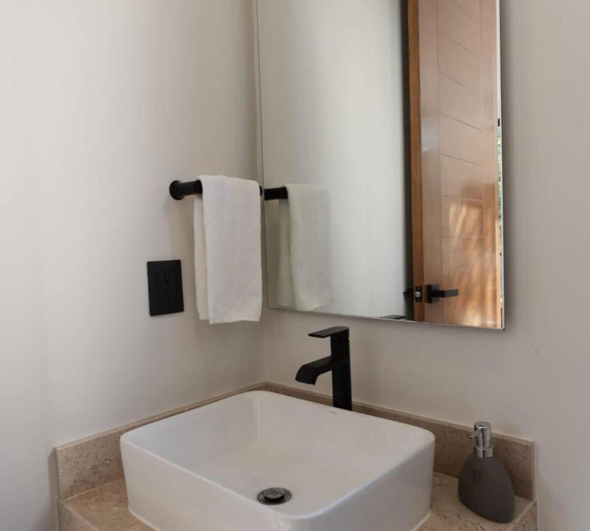 4br Modern Luxury With Private Pool & Concierge Service In Villa *
