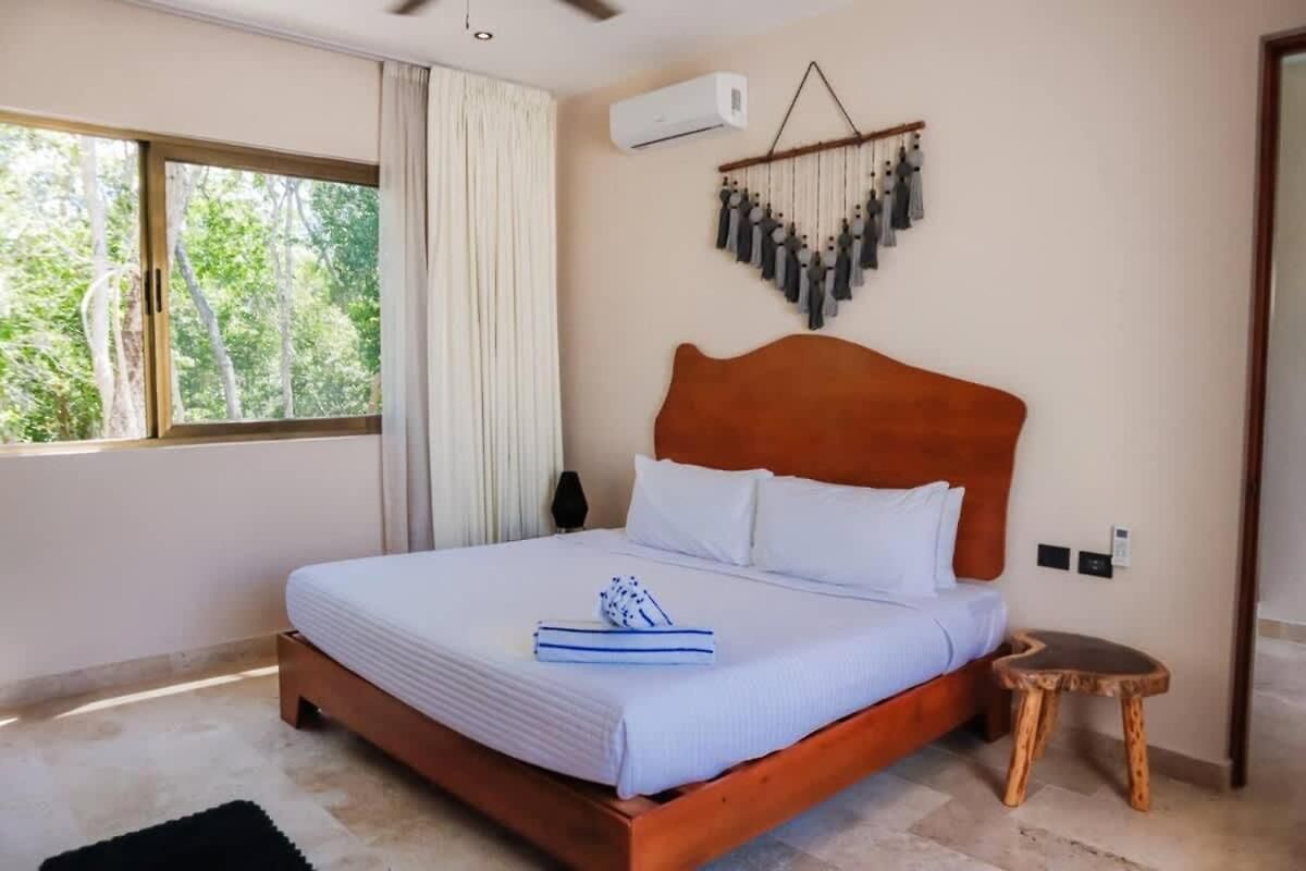 Villa Spacious 4br With Private Pool & Lush Courtyard In *