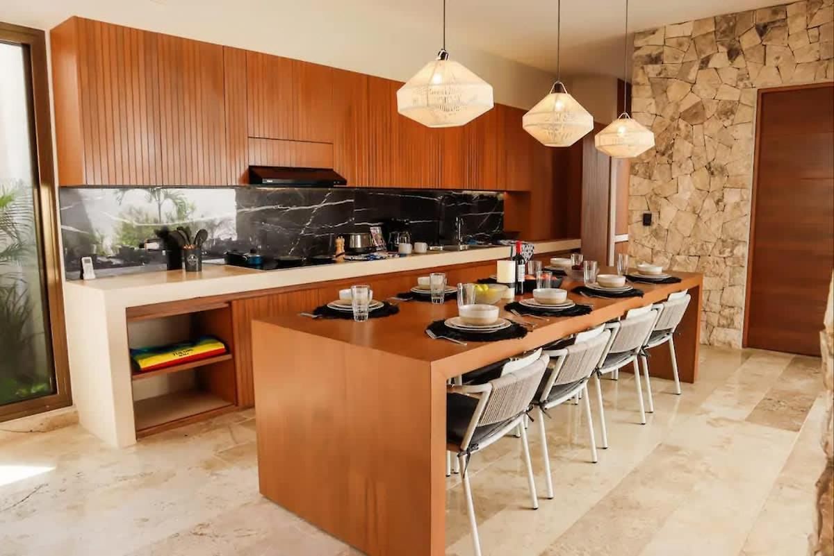 Huge 10br Luxury Complex With Private Pool & Serene Setting *