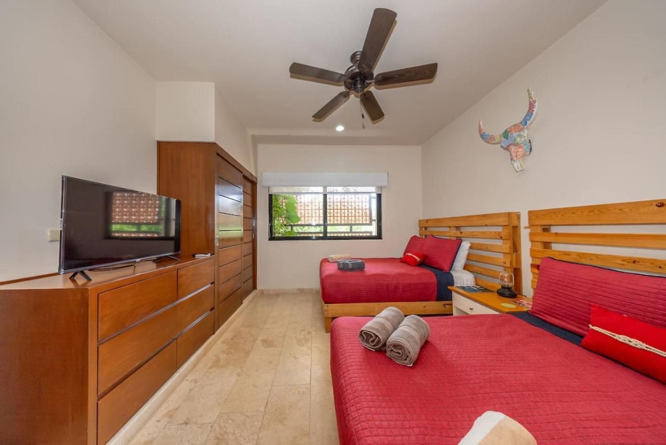 Spacious 2br With Pool And Private Balcony