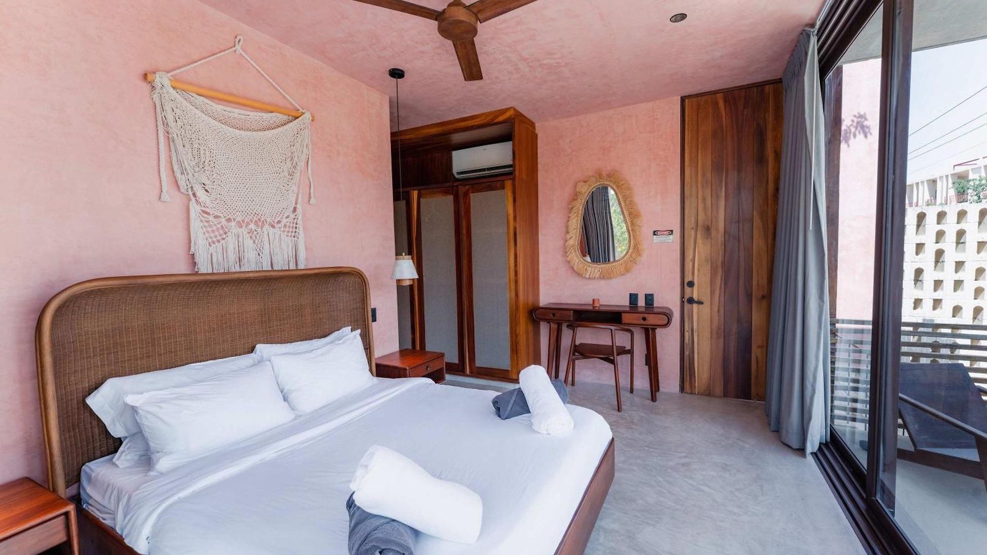 Modern 3br With 2 Pools & Rooftop Lounge Villa *