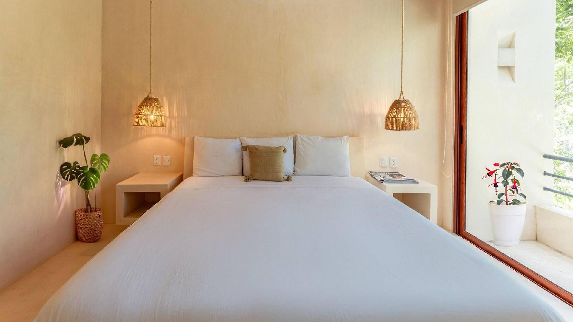 Ahal Luxe 3br Penthouse Haven With Private Rooftop Pool & Plunge Pool Holiday home