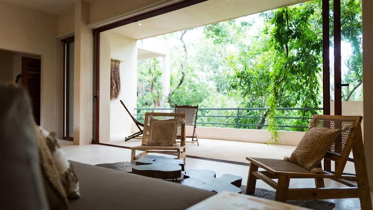 Elegant 3br Penthouse Haven With Private Rooftop Pool & Jungle Views Holiday home *