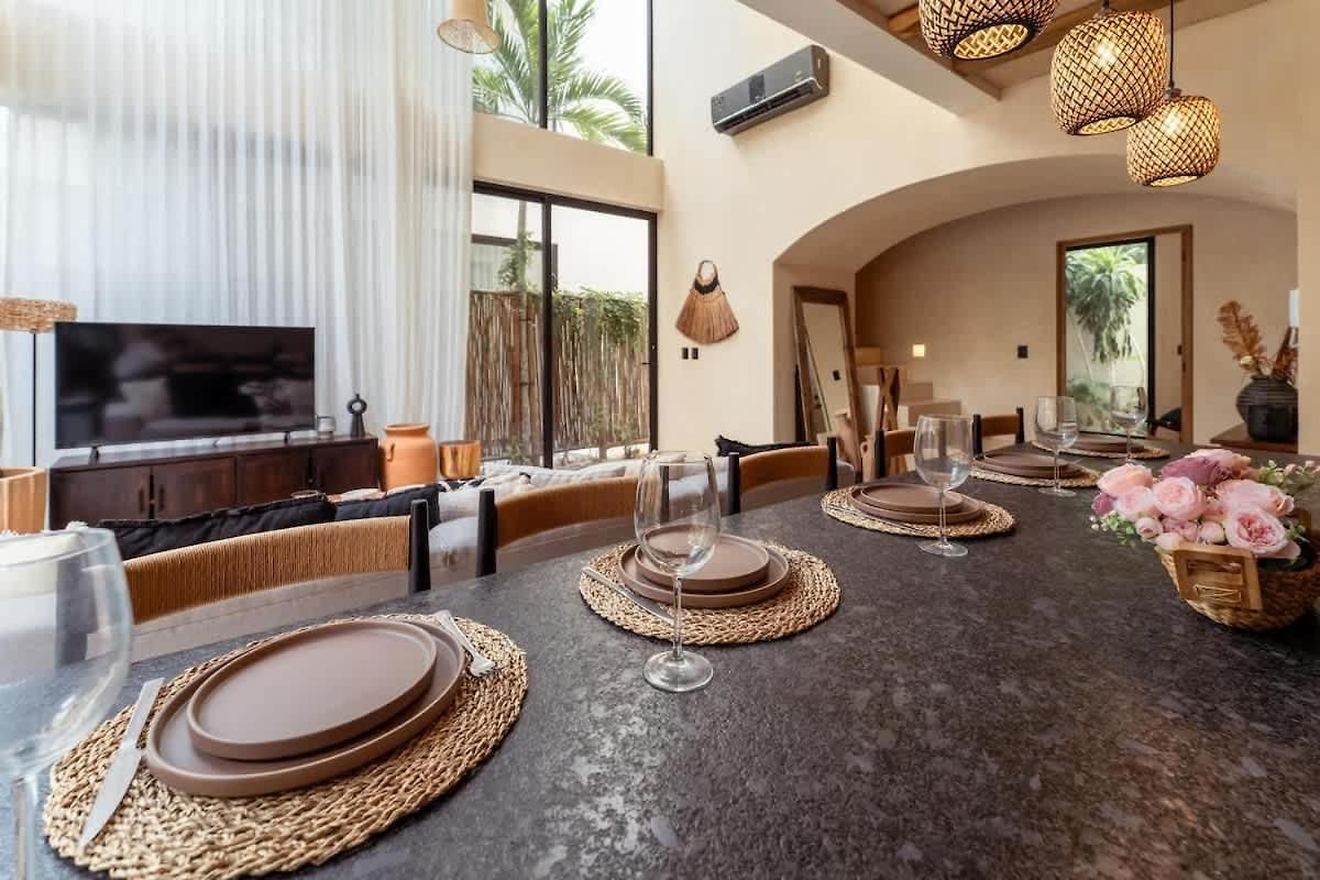 Spacious 6br Luxe With 4 Private Pools And Yoga Space Rooftop & Concierge Tulum