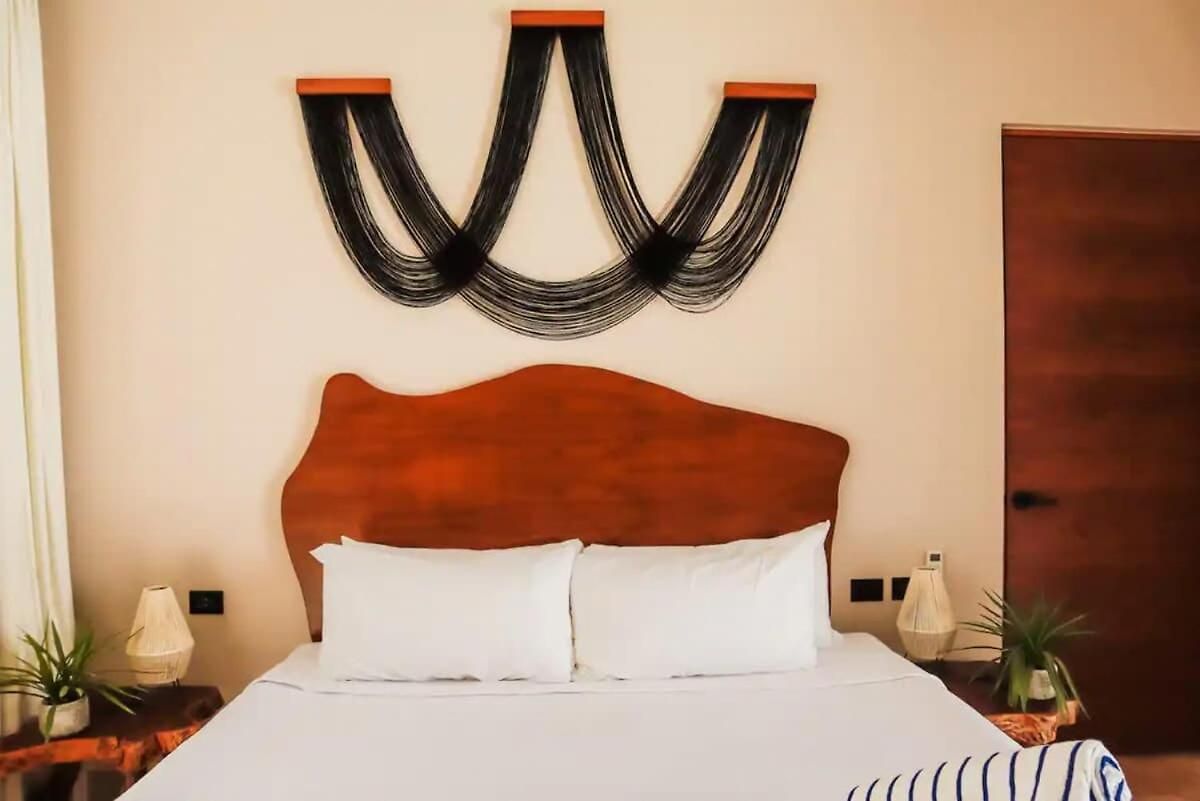 Huge 10br Luxury Complex With Private Pool & Serene Setting *